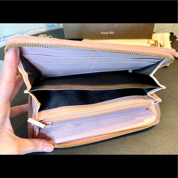 Gucci Marmont Wallet Crossbody with keychain - Picture 16 of 16